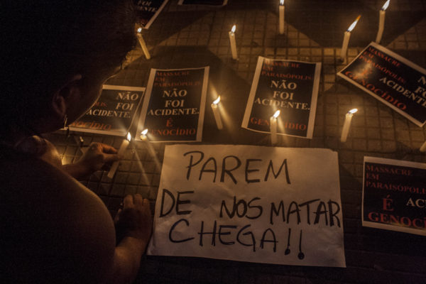Ato denuncia massacre de Paraisópolis, em São Paulo